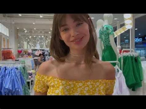 Ana Ralphs goes shopping ️ .